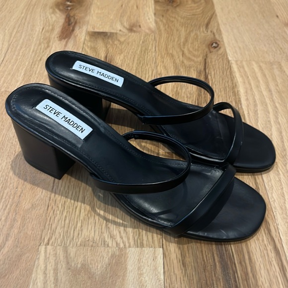 Steve Madden Issy Sandals - Picture 1 of 1
